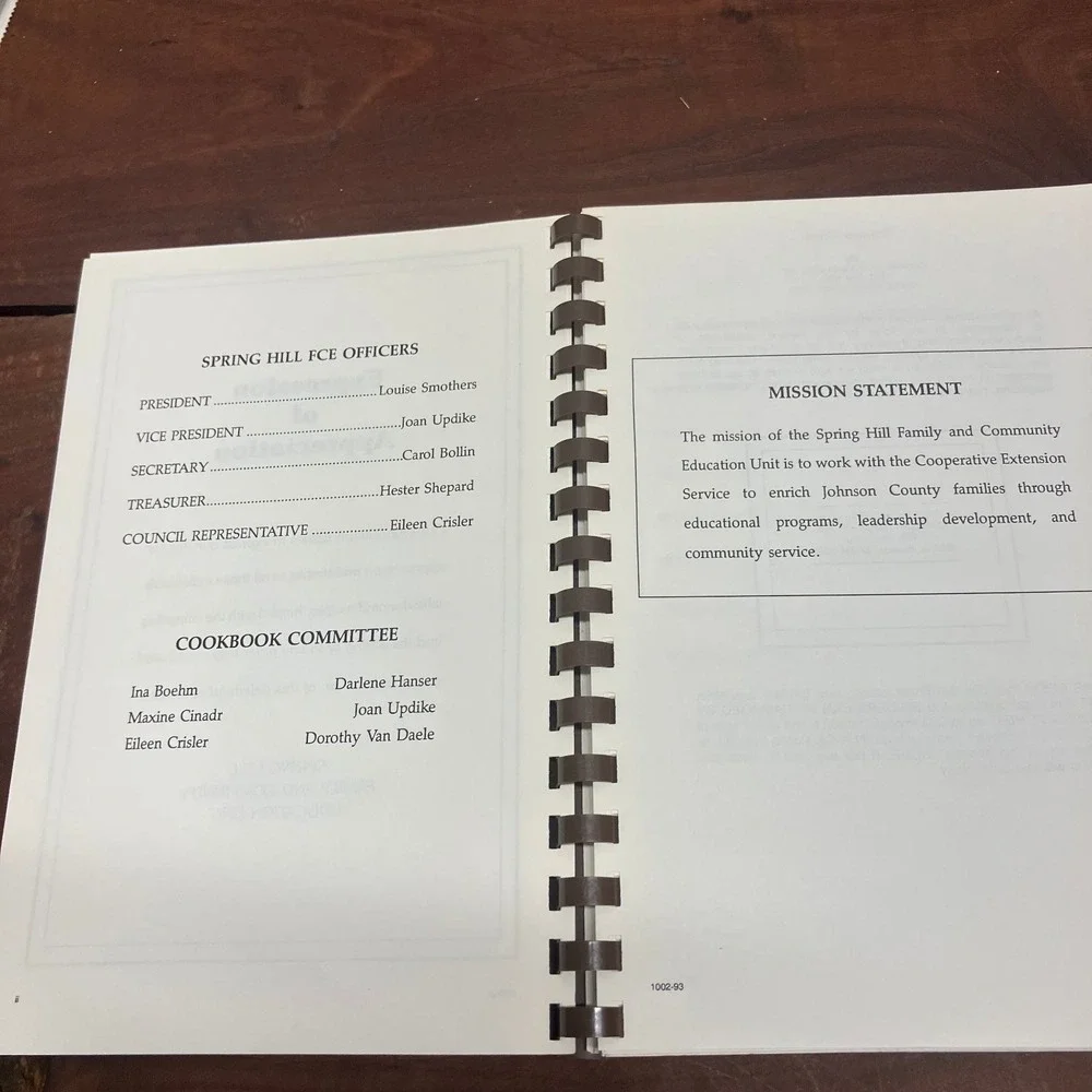 Home Cookin Spring Hill 1993 Cookbook Family Community Education Spiral Bound